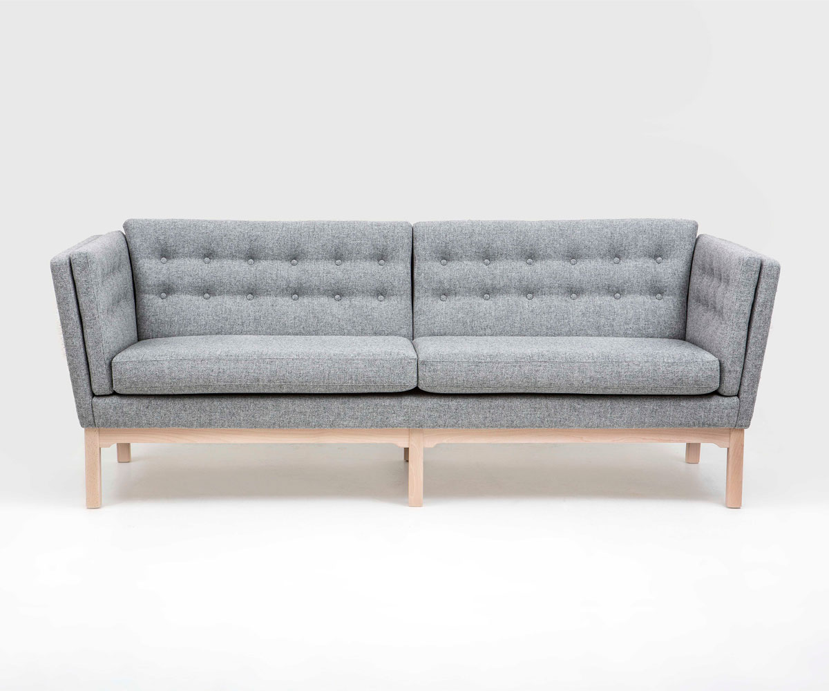 Nielaus - AH 70 sofa fra Nielaus Lakeret bøg 2,5 pers. Focus Royal