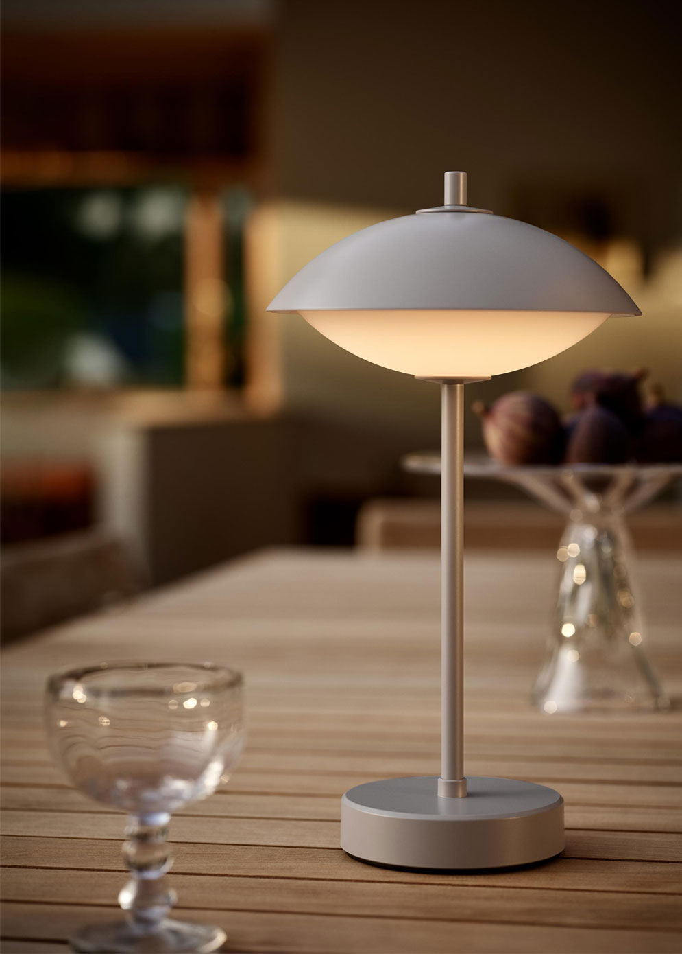Fritz Hansen - Clam portable bordlampe Nine Grey