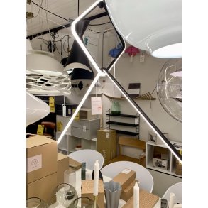 Arrangements broken line + square