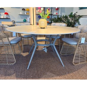 Joy havebord fra Cane-line